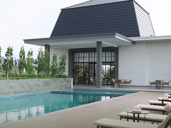 The Ebony Residence - Gazebo & Garden