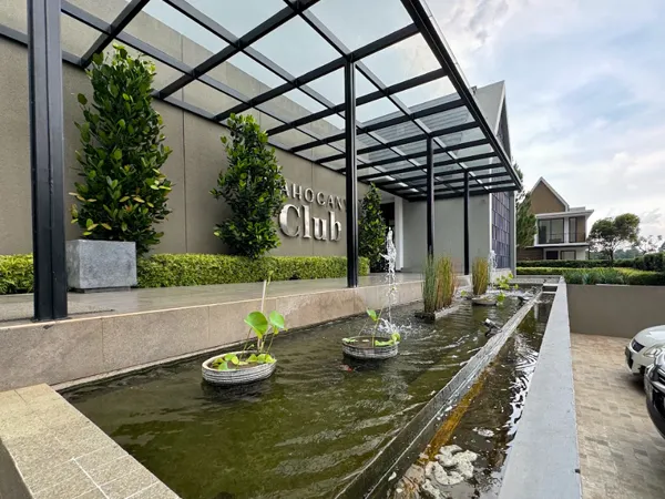 The Mahogany Residence - Tropical Modern 7